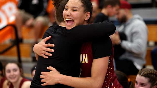 Cardinal Newman girls BB 61, San Ramon Valley 55 NCS Open championship by Dennis Lee 2-24-24022420240 (3)